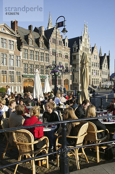 Cafe an der Leie  Graslei  Gent  Ostflandern  Belgien  Europa