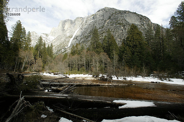 Lawinenabgang  Yosemite Nationalpark  Winter  Kalifornien  USA  Nordamerika