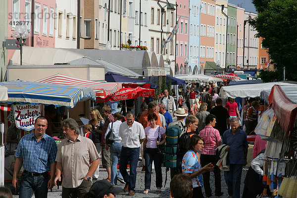 Simonis Markt  Jahrmarkt  Mühldorf am Inn  Oberbayern  Bayern  Deutschland  Europa