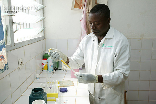 Labor für HIV-Tests  Garoua  Kamerun  Afrika