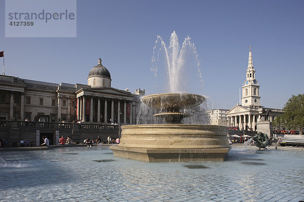 Brunnen  St. Martin-in-the-Fields  National Gallery  Trafalgar Square  London  Großbritannien  Europa