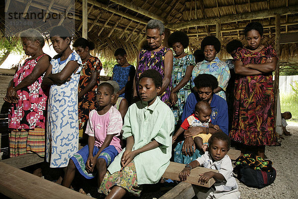 Frauengruppe während eines Gottesdienstes  Mindre  Papua Neuguinea  Melanesien  Kontinent Australien