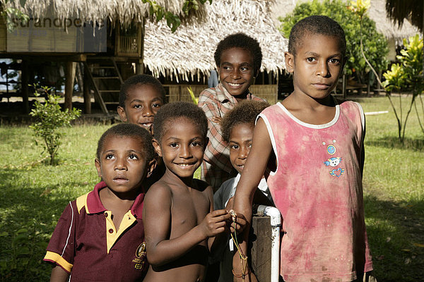 Kindergruppe  Dorf Mindre  Papua Neuguinea  Melanesien  Kontinent Australien