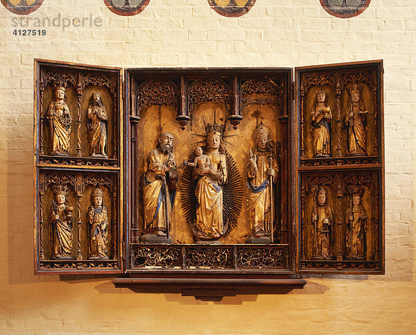 Nikolaikirche  innen  Schiffer Altar von 1475  UNESCO-Weltkulturerbe  Wismar  Mecklenburg-Vorpommern  Deutschland