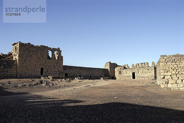 Innenhof des Wüstenschlosses Qasr al-Azraq  Jordanien