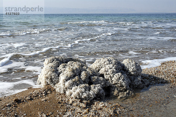 Salzgebilde am Ostufer des Toten Meeres  Jordanien