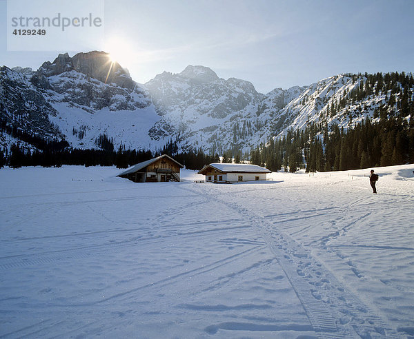 Rhontal  Rhontaler Alm im Winter  Östliche Karwendelspitze  Vogelkarspitze  Karwendel  Tirol  Österreich