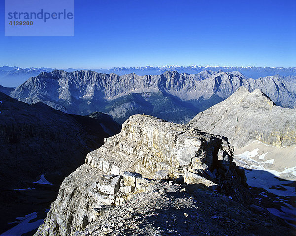 Birkkarspitze  Vomper-Kette  Blick zum Karwendelhauptkamm  Karwendel  Tirol  Österreich