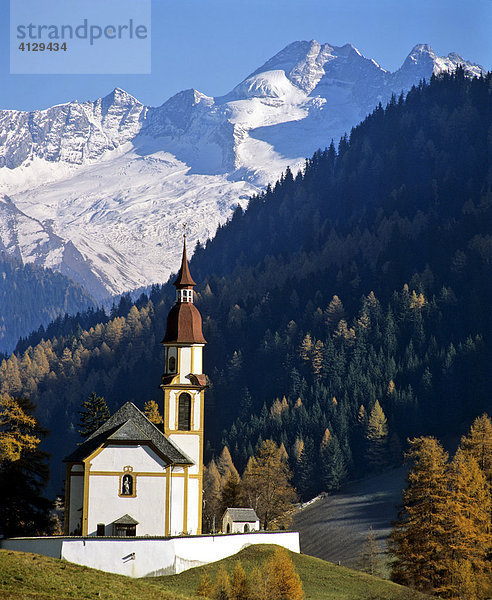 Kirche im Obernberger Tal  Zillertaler Alpen  Tirol  Österreich