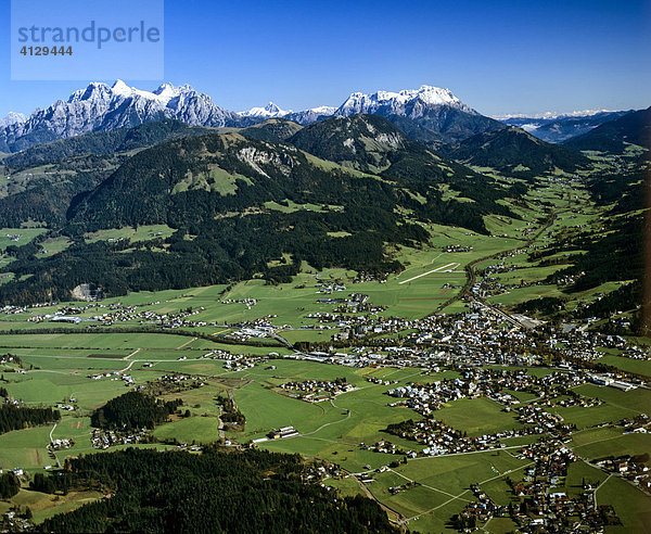 St. Johann  Leonganer Steinberge  Tirol  Österreich