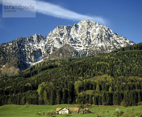 Hochstaufen  Chiemgauer Alpen  Berchtesgadener Land  Bauernhaus  Oberbayern  Deutschland