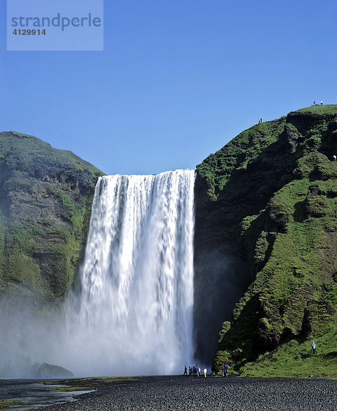 Skogarfoss Wasserfall  Eyjafjallajökull  im Süden von Island