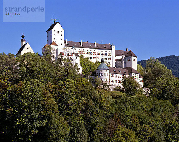 Schloss Hohenaschau  Burg  Aschau im Chiemgau  Oberbayern  Bayern  Deutschland