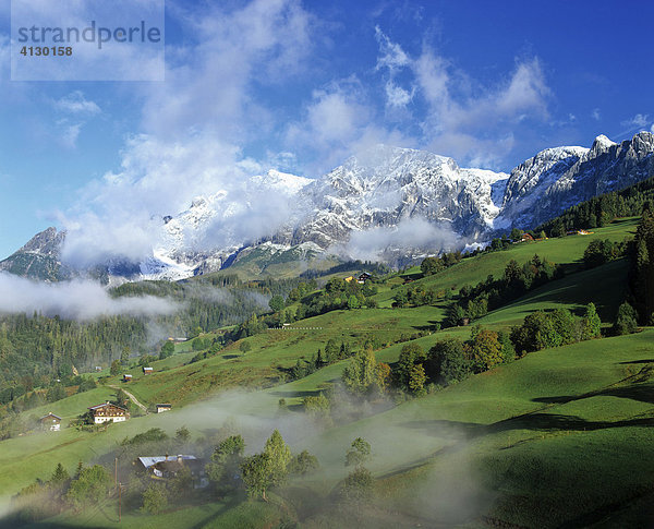 Hochkönigmassiv  Bergweiden  Nebelschwaden  Berchtesgadener Alpen  Salzburger Land  Österreich