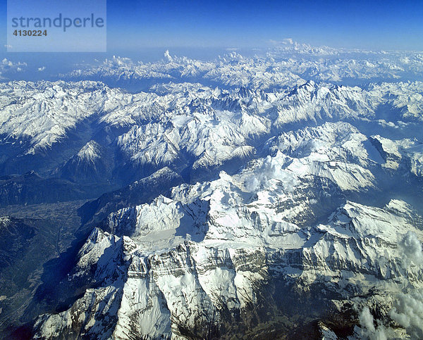 Walliser Alpen  Mont Blanc Gruppe  Savoyer Alpen  Rhone Tal  Frankreich  Schweiz  Luftbild