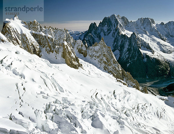 Mer de Glace  Gletscherbruch mit Gletscherspalten  Mont Blanc Massiv  Savoyer Alpen  Frankreich