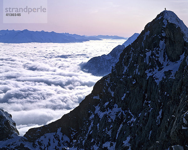 Linderspitze  Mittenwalder Höhenweg  Nebelmeer  Mittenwald  Oberbayern  Bayern  Deutschland