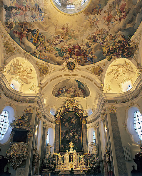 Karlskirche bei Volders  Altar  Deckengemälde  Innsbrucker Land  Inntal  Tirol  Österreich