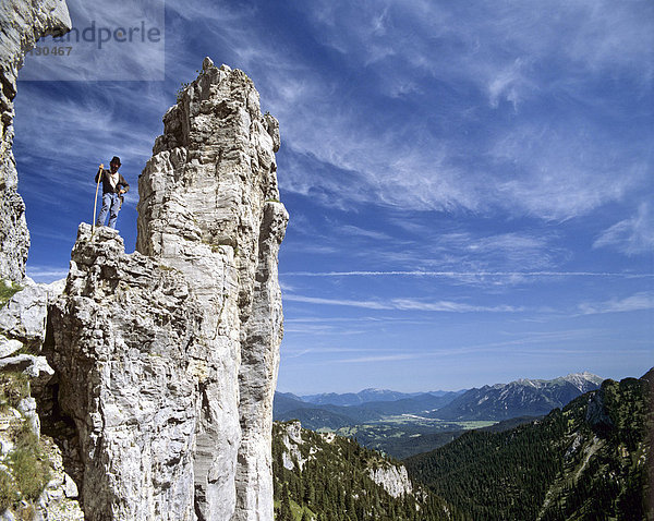 Felsnadel in der Nähe vom Schachen  Alois Rieger (Kroll)  Garmisch-Partenkirchen  Oberbayern  Bayern  Deutschland