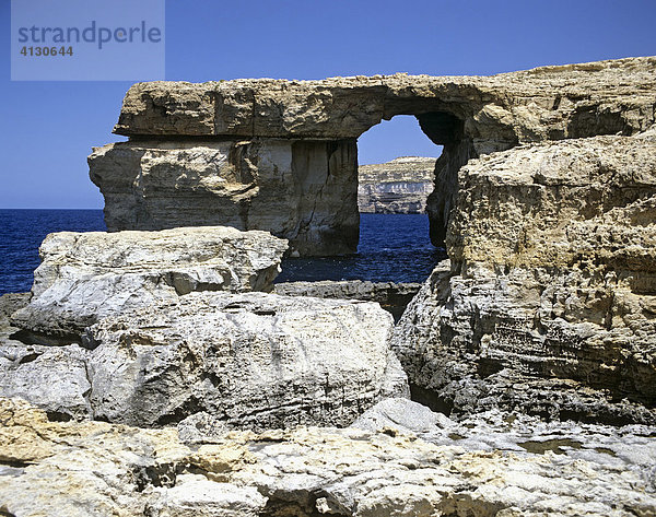 Azur Window an der Westküste von Gozo  Zerka Tor  Felsentor  Südwestküste  Dwejra Bay  Mittelmeer  Malta