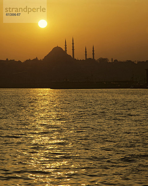 Süleymaniye-Moschee im Gegenlicht  Abendlicht  Bosporus  Suleyman  Istanbul  Türkei