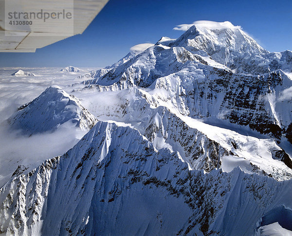Mount McKinley im Denali-Nationalpark  6.195 m  Luftbild  Alaskakette  Alaska  USA