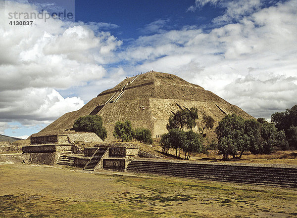 Die Sonnenpyramide in Teotihuacan  Azteken-Kultur  nähe Mexico City  Mexiko  Mittelamerika