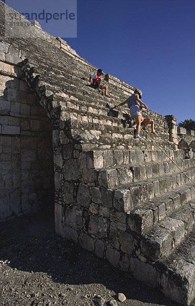 Stufen zum Edificio de los Cinco Pisos  Gran Acropolis  Edzna  Mexiko  Nordamerika