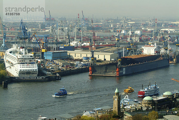 Blohm + Voss Werft  Trockendocks  Hamburg  Deutschland