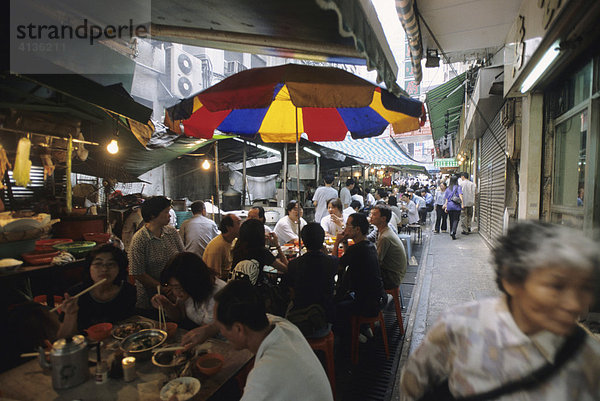 Restaurants in einer Ladengasse  Central  Hongkong  Hong Kong Island  China