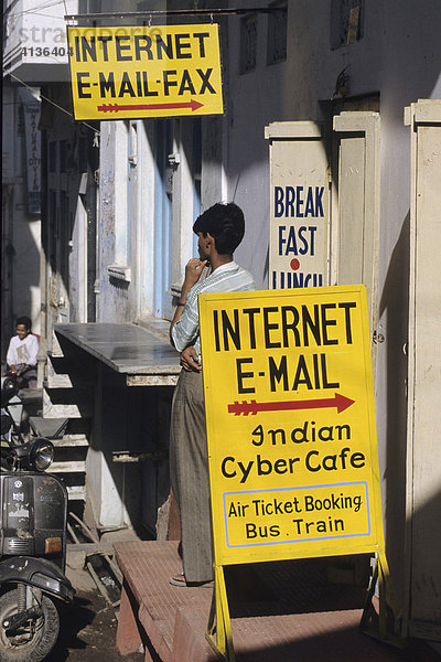Cyber-Cafe  Udaipur  Rajasthan  Indien