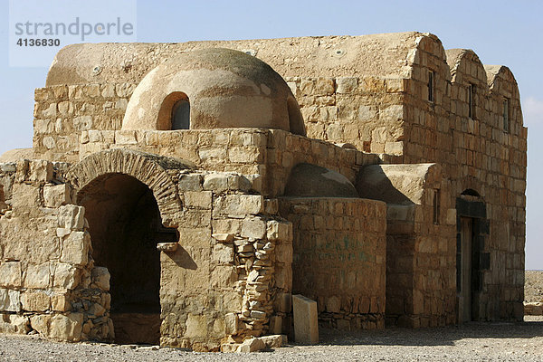 JOR  Jordanien : Wuestenschloss Qusair Amra. Roter Palast  UNESCO Weltkulturerbe. Badehaus mit vielen Fresken im Inneren der Kuppeln.