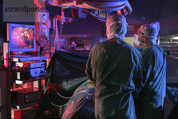 Laparoskopie einer Gallenblase  Operation am Bildschirm  Deutschland