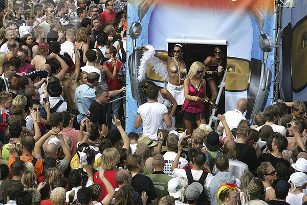 Loveparade 2007 in Essen  Nordrhein-Westfalen  Deutschland
