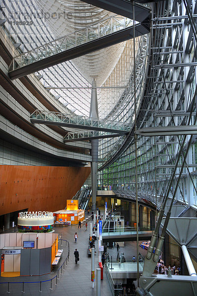 Tokyo International Forum. Architekt Rafael Vinoly  Messe und Konferenzzentrum  Japan  Tokio  Asien