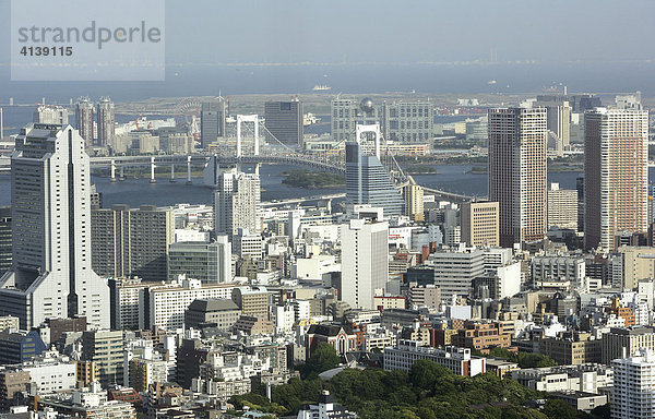 Blick vom Roppongi Hills Mori Tower  Stadtteile Shibaura  Shinagawa und Odaiba  Tokio  Japan