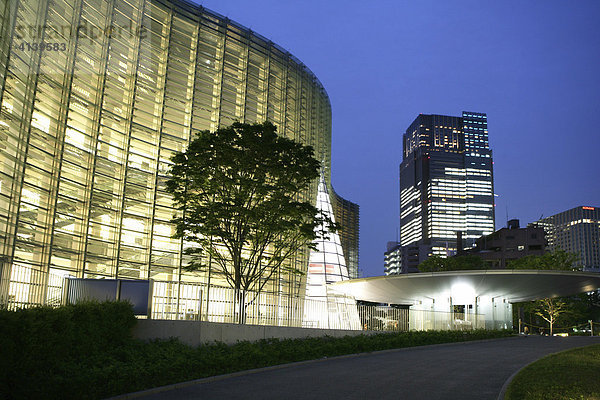 National Art Center Tokyo und rechts Midtown Gebäude  Stadtteil Roppongi  Tokio  Japan  Asien