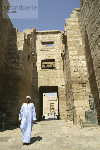 Wächter  Habu Tempel Anlage  Ramses III Totentempel  Theben-West  Luxor  Ägypten  Afrika