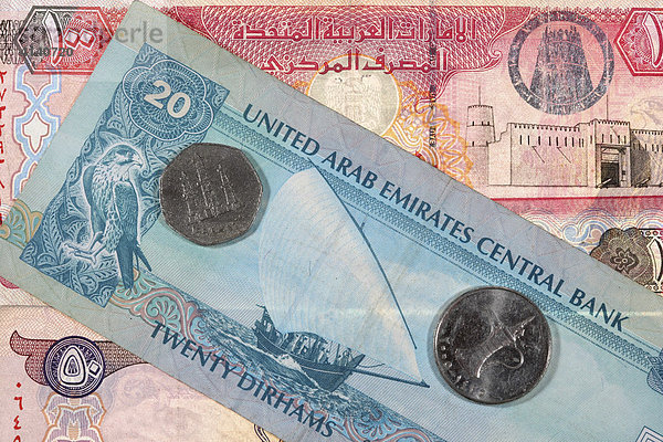 Landeswährung Dirham (Dirhem)  AED  Münze mit Motiv von Ölbohrtürmen  Vereinigte Arabische Emirate  VAE