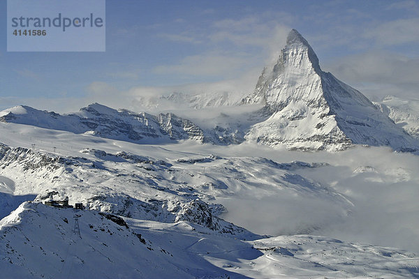 Skigebiet Zermatt mit Gornergrat und Matterhorn  Wallis  Schweiz