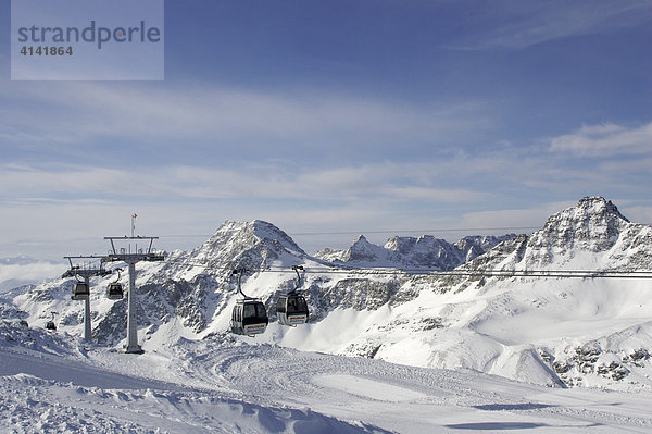 6er Gondelbahn Eissee im Skigebiet Mölltalgletscher  Kärnten  Österreich