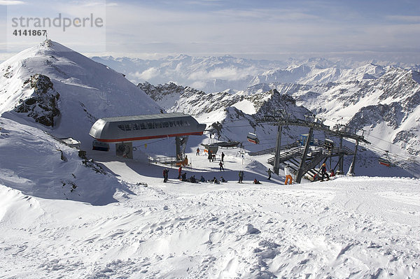 Bergstation der 6er-Sesselbahn Gletscher Jet im Skigebiet Mölltalgletscher  Kärnten  Österreich