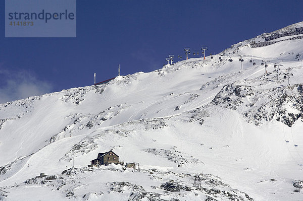 Duisburger Hütte im Skigebiet Mölltalgletscher  Kärnten  Österreich