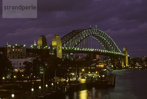 Harbour Bridge bei Nacht  Sydney  New South Wales  Australien