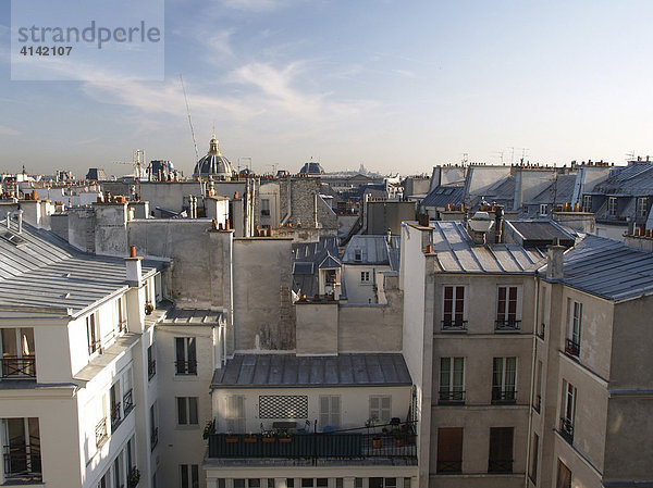 Blick über die Dächer von Paris  Frankreich