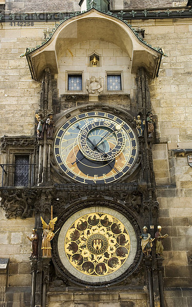 Astronomische Uhr am Rathaus in Prag  Tschechien