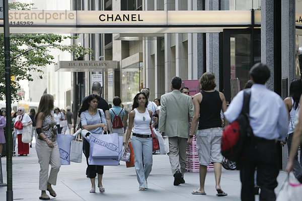 USA  Vereinigte Staaten von Amerika  New York City: Midtown Manhattan  5th Avenue/57th Street. Chanel Filiale.