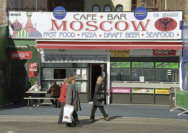 Cafe Bar Moscow auf Coney Island  New York  USA.