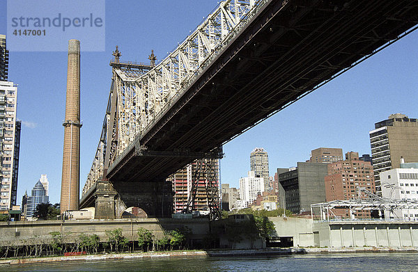 Queensborough Bridge über den East River  New York City  USA.