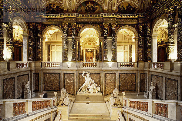 Prunkvolle Treppenhalle des Kunsthistorischen Museums  Ringstraße  Wien  Österreich  Europa